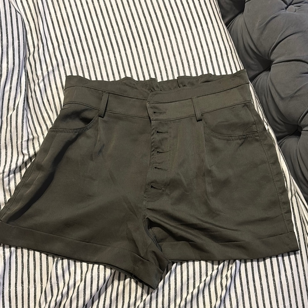 EXPRESS Short extreme high rose size Medium
